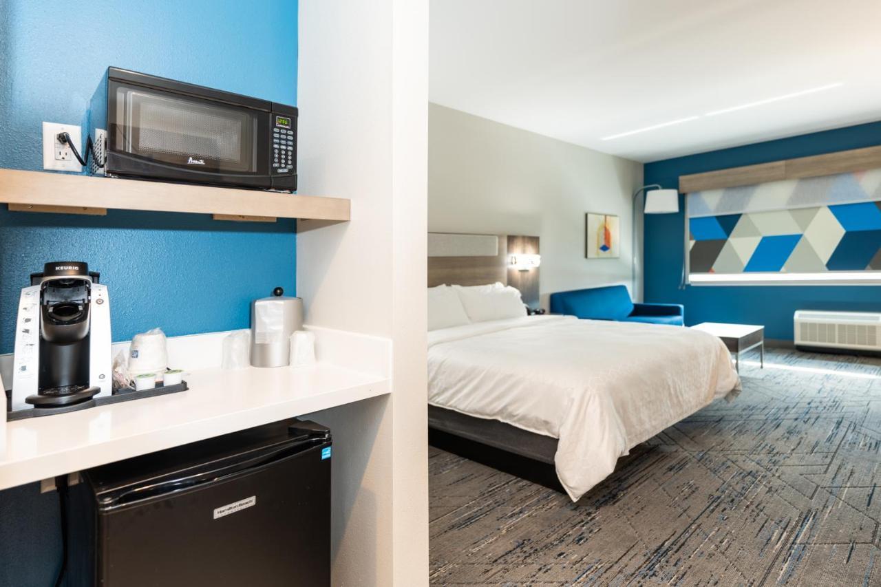 Holiday Inn Express & Suites Charlottesville By Ihg Luaran gambar