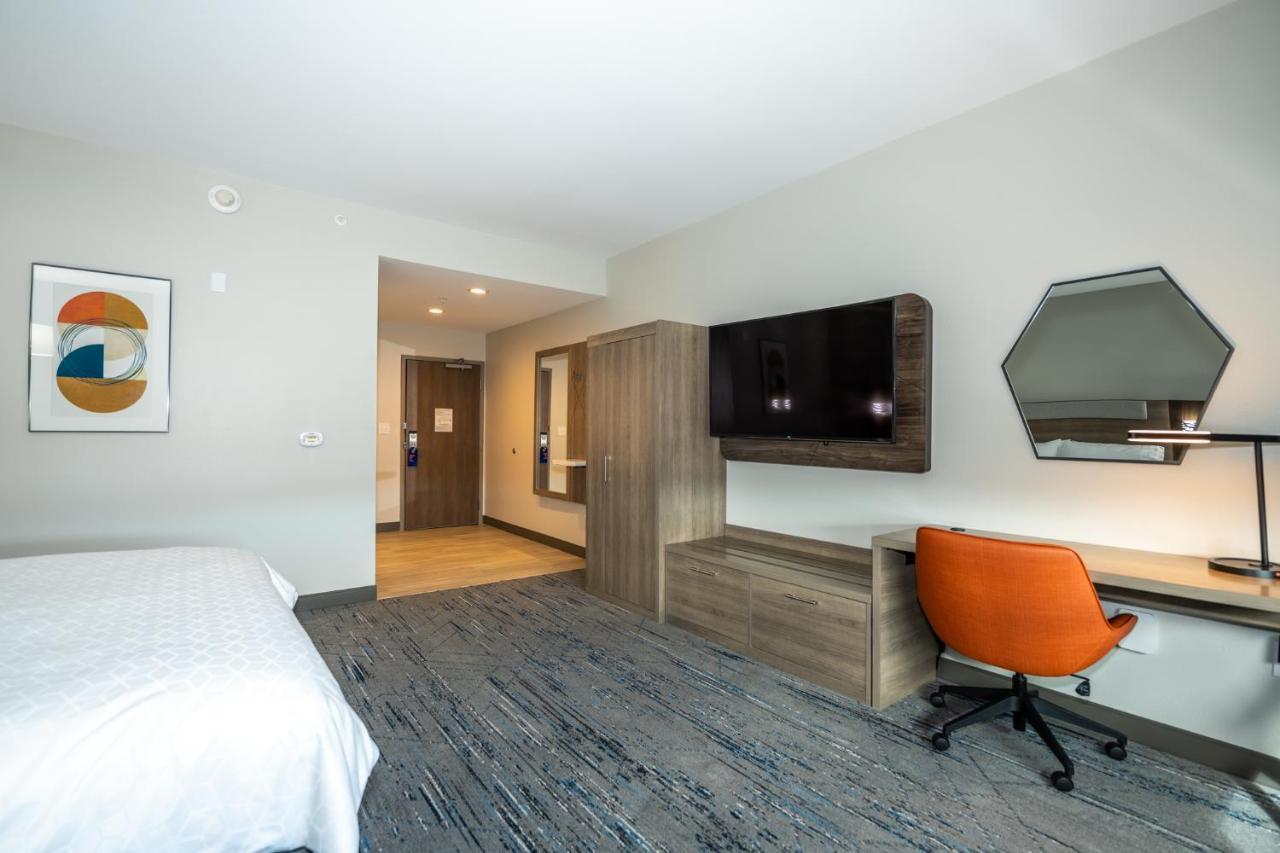 Holiday Inn Express & Suites Charlottesville By Ihg Luaran gambar