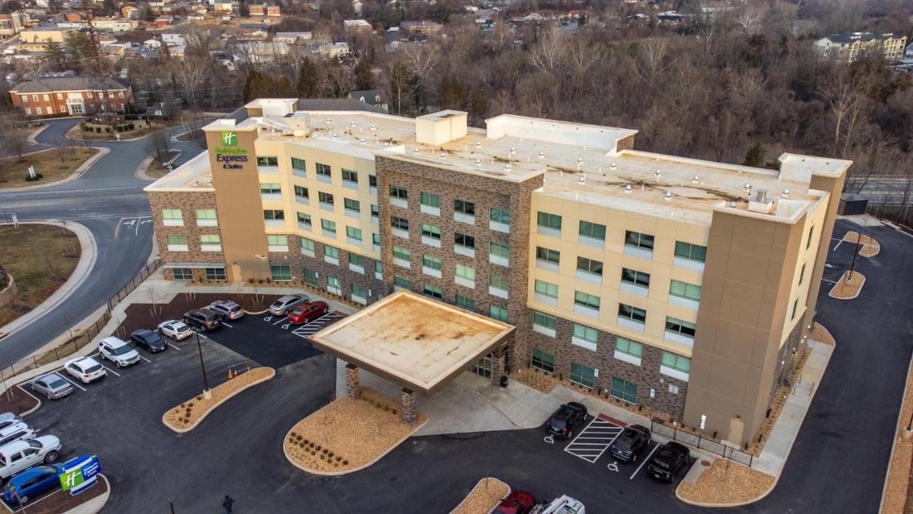 Holiday Inn Express & Suites Charlottesville By Ihg Luaran gambar