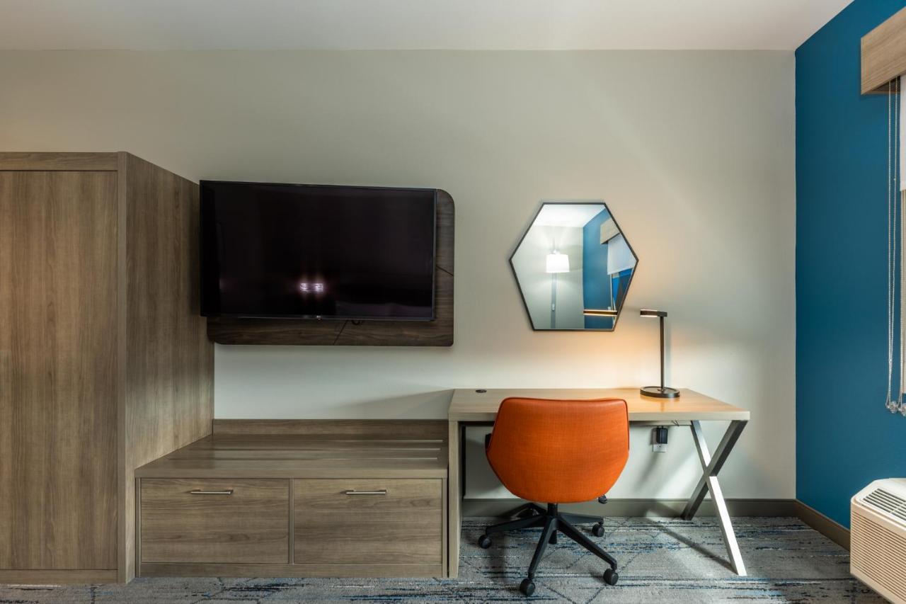 Holiday Inn Express & Suites Charlottesville By Ihg Luaran gambar