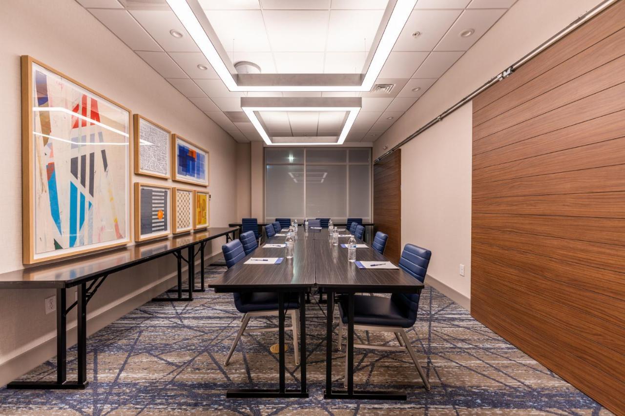 Holiday Inn Express & Suites Charlottesville By Ihg Luaran gambar