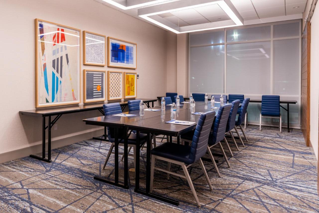 Holiday Inn Express & Suites Charlottesville By Ihg Luaran gambar