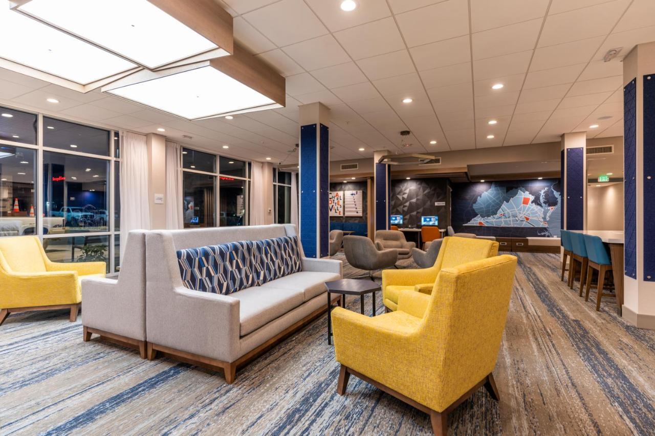 Holiday Inn Express & Suites Charlottesville By Ihg Luaran gambar