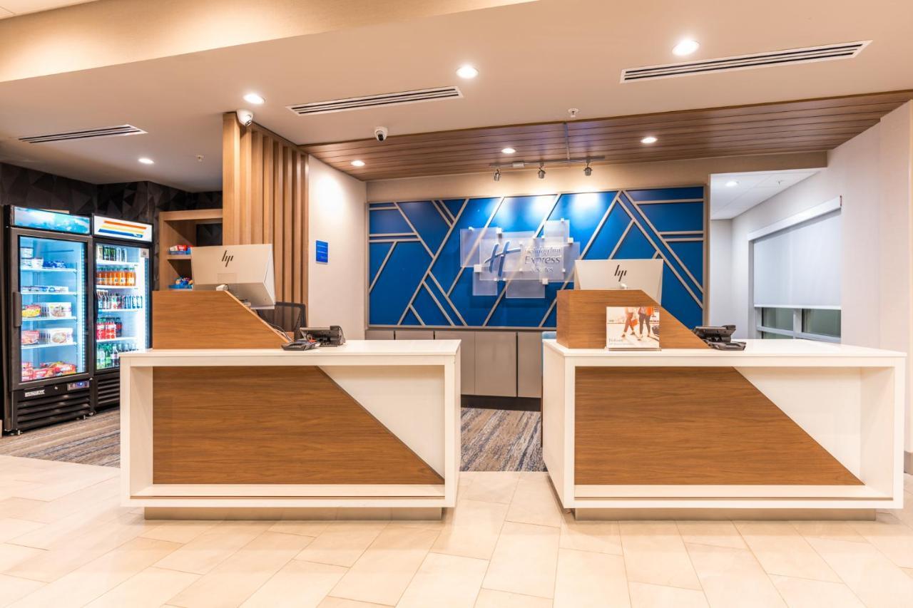 Holiday Inn Express & Suites Charlottesville By Ihg Luaran gambar