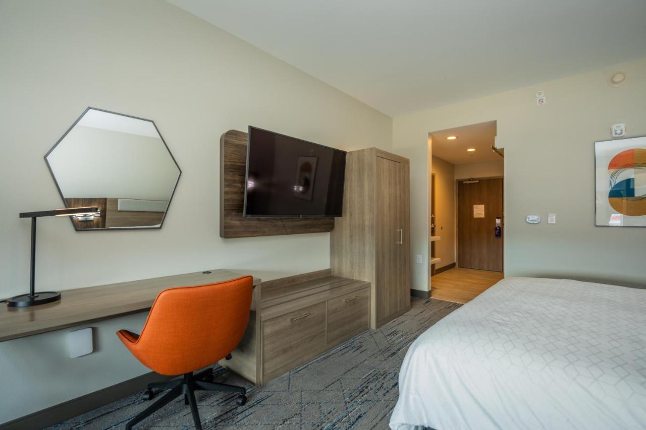 Holiday Inn Express & Suites Charlottesville By Ihg Luaran gambar