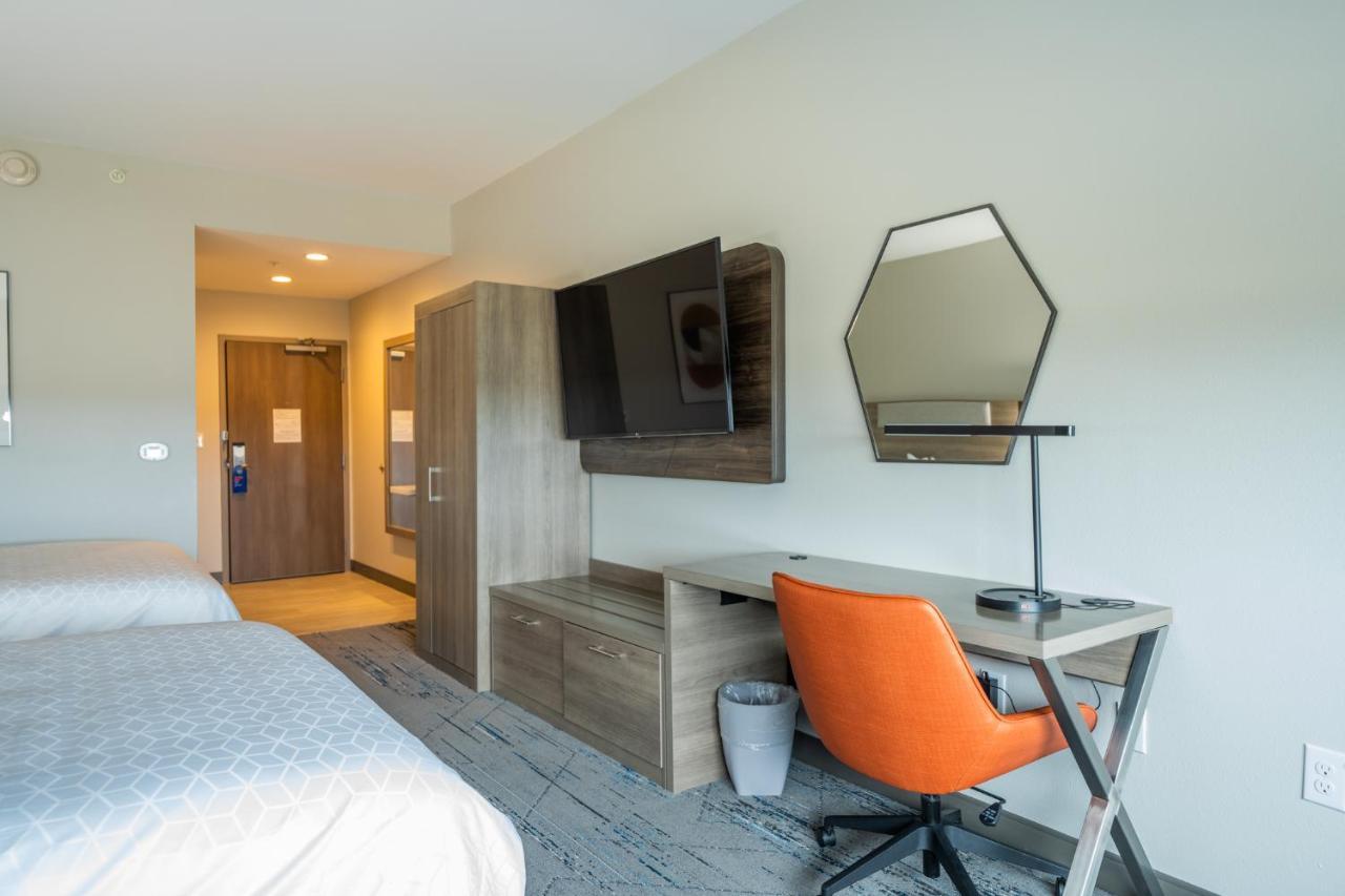 Holiday Inn Express & Suites Charlottesville By Ihg Luaran gambar