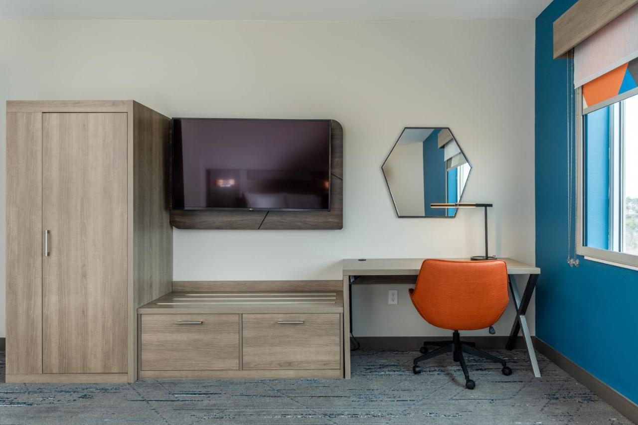 Holiday Inn Express & Suites Charlottesville By Ihg Luaran gambar