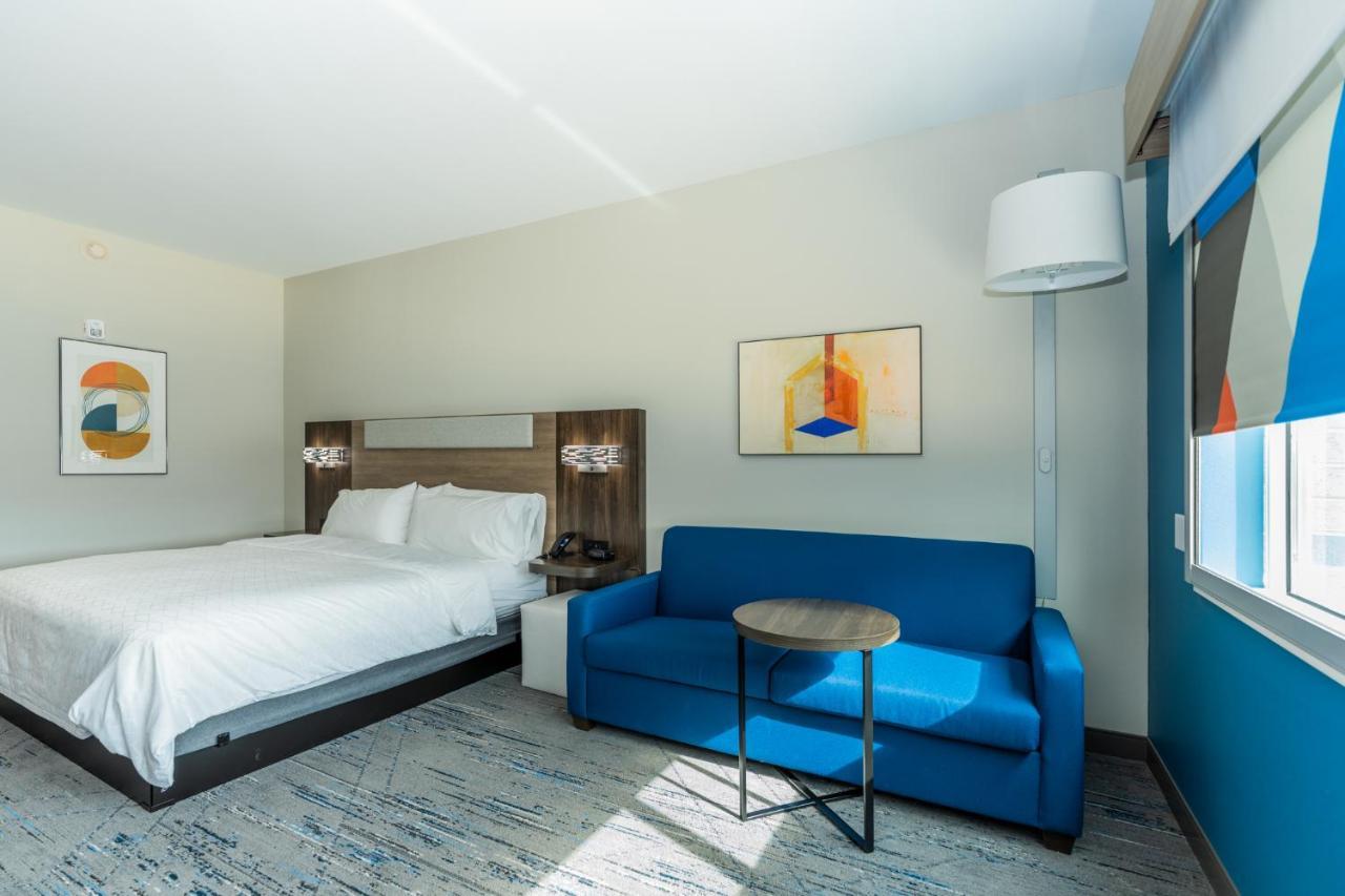 Holiday Inn Express & Suites Charlottesville By Ihg Luaran gambar
