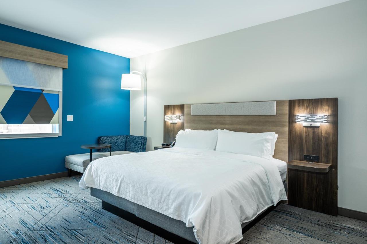 Holiday Inn Express & Suites Charlottesville By Ihg Luaran gambar